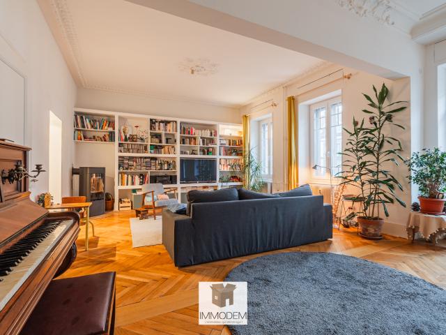 Appartement 5 pièces 132 m2 SANS TRAVAUX