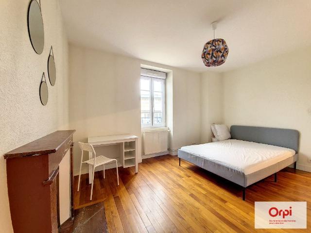 Appartement 5 pièces, 132 m² à louer à Montluçon 03100