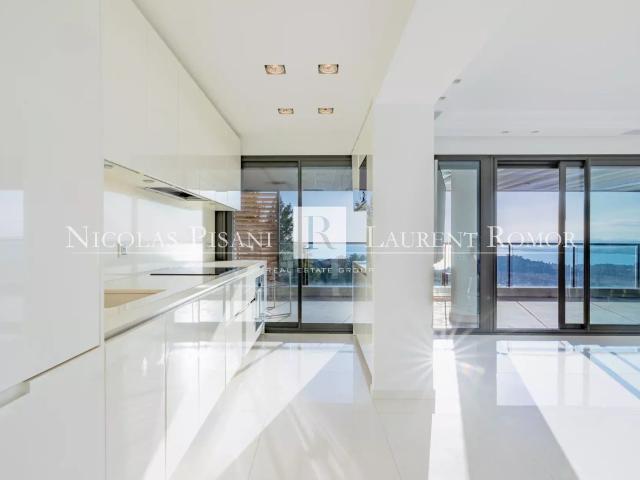 Appartement 5 pièces, 138 m² à louer à Nice 06300
