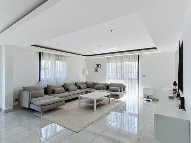 Appartement 5 pièces 140 m²