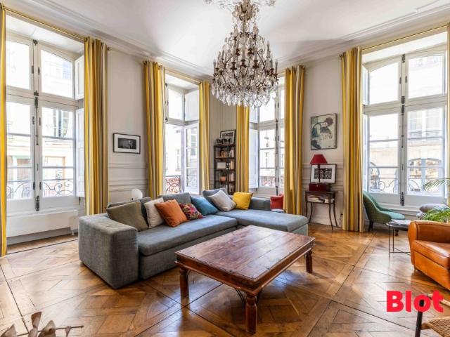 Appartement 5 pièces 140 m²