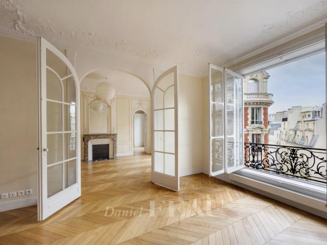 Appartement 5 pièces 142 m²