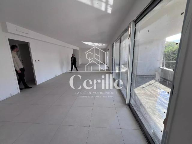 Appartement 5 pièces 144 m²