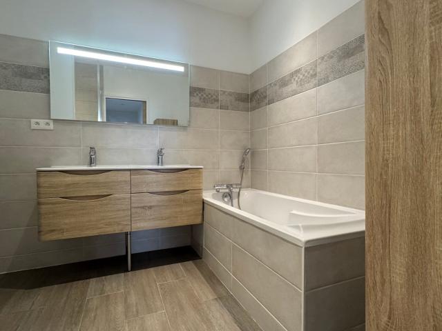Appartement 5 pièces, 145 m² à louer à Tours 37000