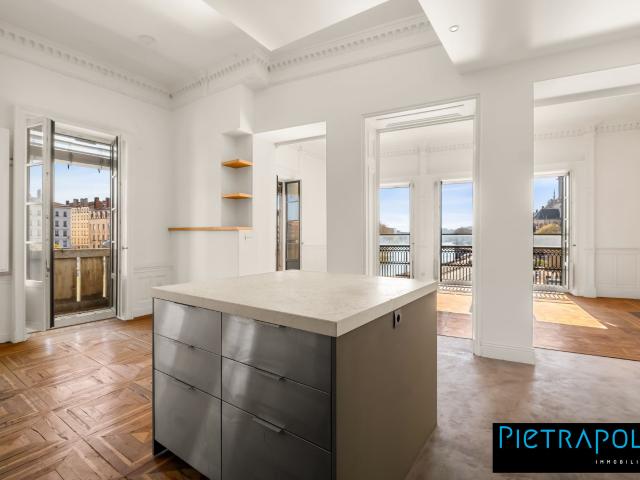 Appartement 5 pièces 146 m²