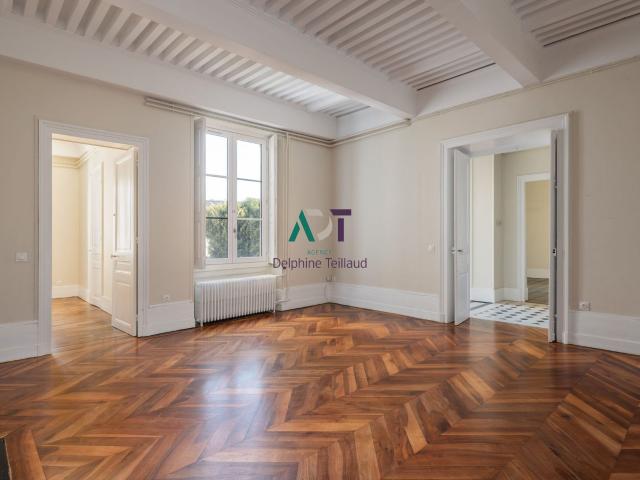 Appartement 5 pièces 146 m²