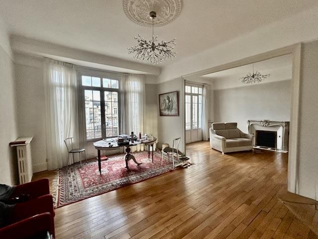 Appartement 5 pièces 146 m²