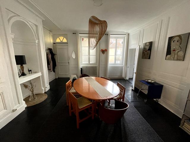 Appartement 5 pièces 143 m²