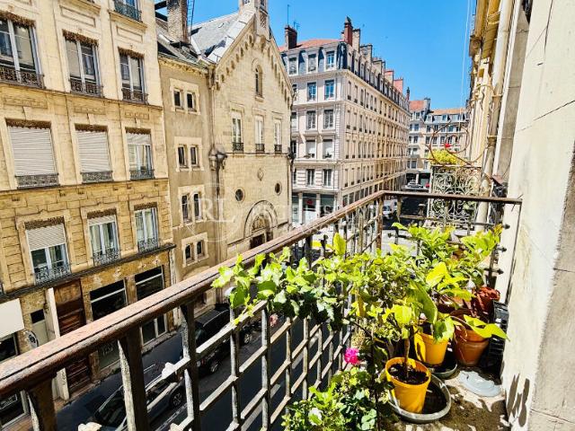 Appartement 5 pièces 148 m²