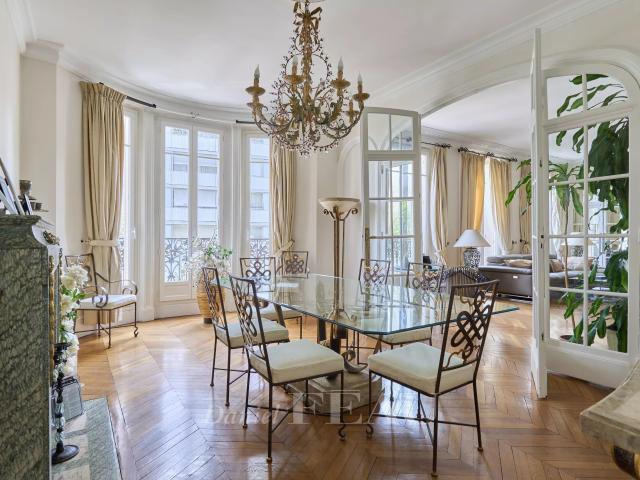Appartement 5 pièces 148 m²