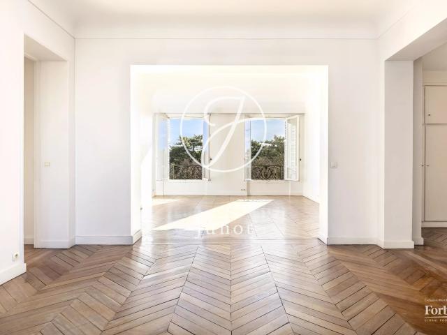 Appartement 5 pièces 150 m²