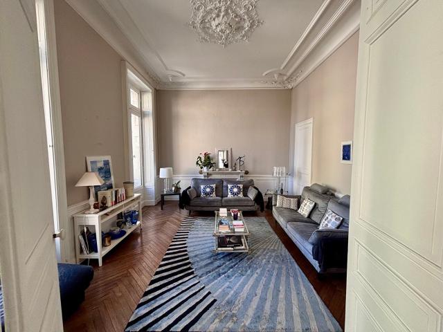Appartement 5 pièces 152 m²