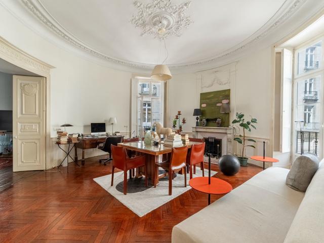 Appartement 5 pièces 156 m²
