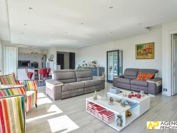 Appartement 5 pièces 156 m²