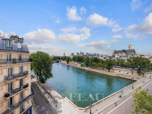 Appartement 5 pièces 156 m²
