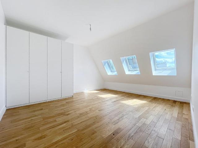 Appartement 5 pièces, 156 m² à louer à Paris 8 75008