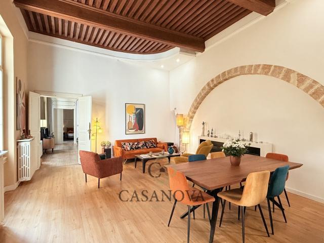 Appartement 5 pièces 158 m²