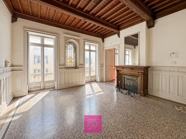 Appartement 5 pièces 159 m²