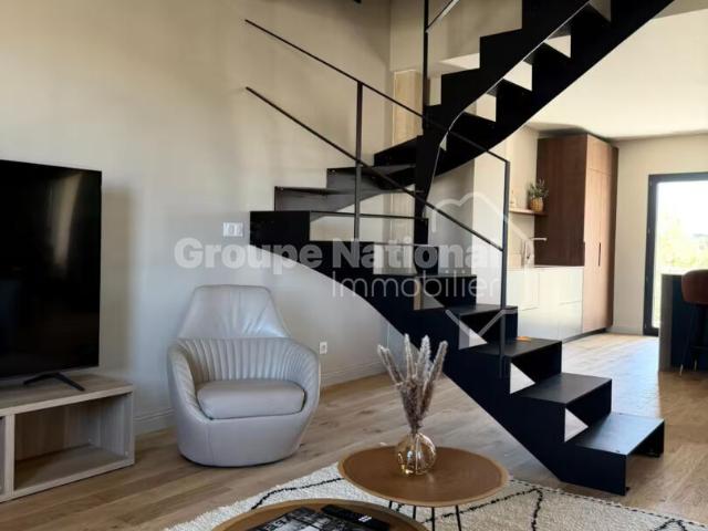 Appartement 5 pièces, 160 m² à louer à Nîmes 30000
