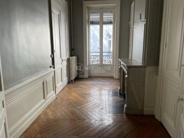 Appartement 5 pièces 167.88 m²