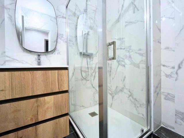 Appartement 5 Pièces 16 m²