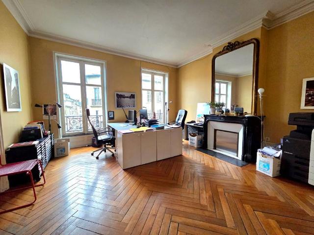 Appartement 5 pièces 176 m²