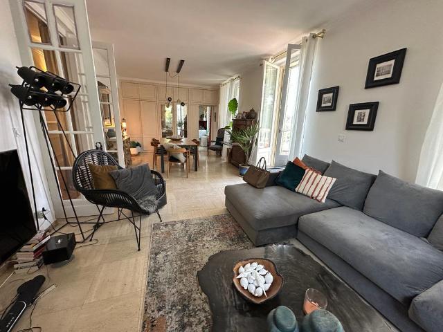 Appartement 5 pièces 176 m²