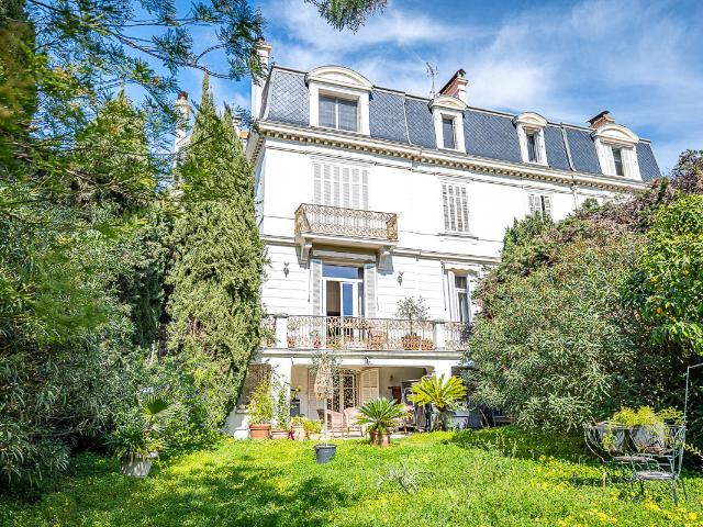 Appartement 5 pièces 178 m²
