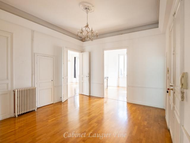 Appartement 5 pièces 180 m²