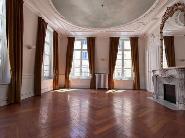 Appartement 5 pièces 180 m²