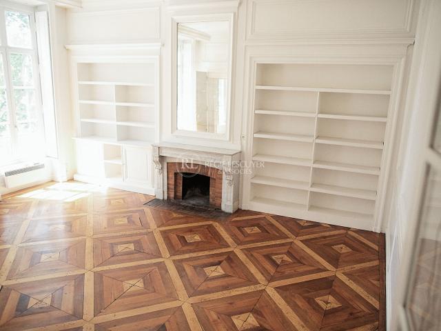 Appartement 5 pièces 182 m²