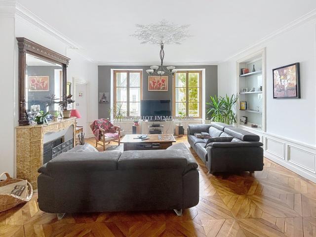 Appartement 5 pièces 185 m²