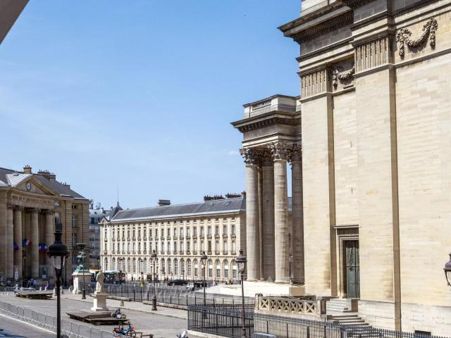 Appartement 5 pièces 196 m²