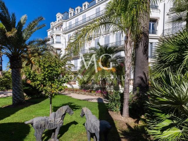 Appartement 5 pièces 196 m²