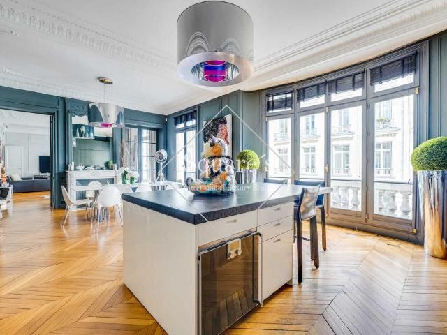 Appartement 5 pièces 202 m²
