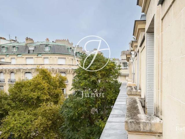 Appartement 6 pièces 203 m²