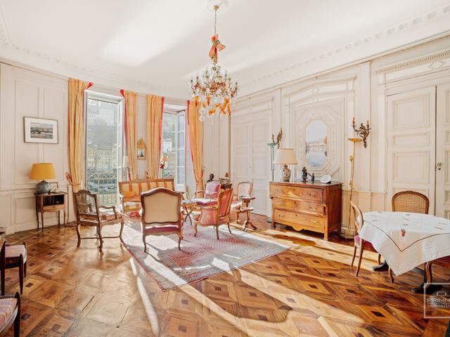 Appartement 5 pièces 203 m²