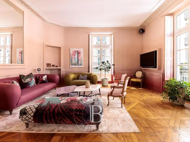 Appartement 5 pièces 204 m²