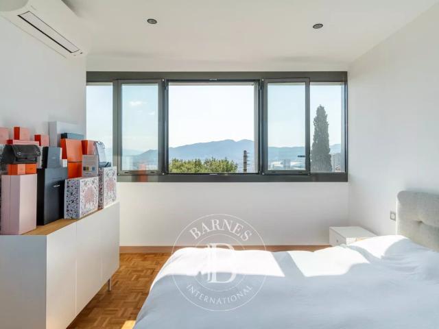 Appartement 5 pièces, 210 m² à louer à Marseille 8 13008