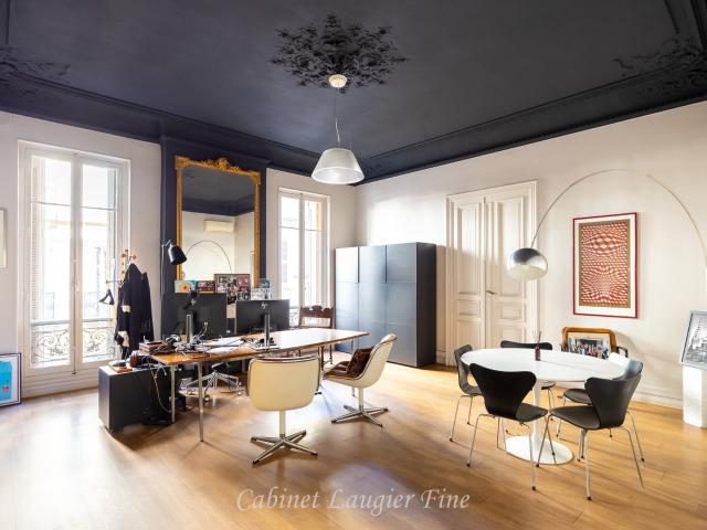 Appartement 5 pièces 216 m²