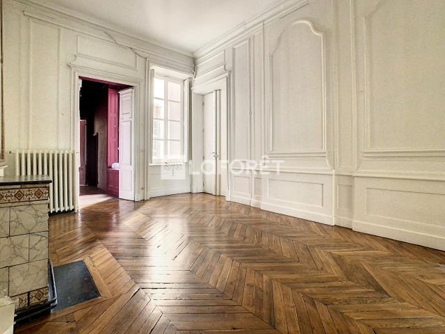 Appartement 5 pièces, 222 m² à louer à Lyon 2 69002