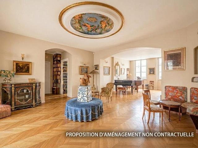 Appartement 5 pièces 225 m²