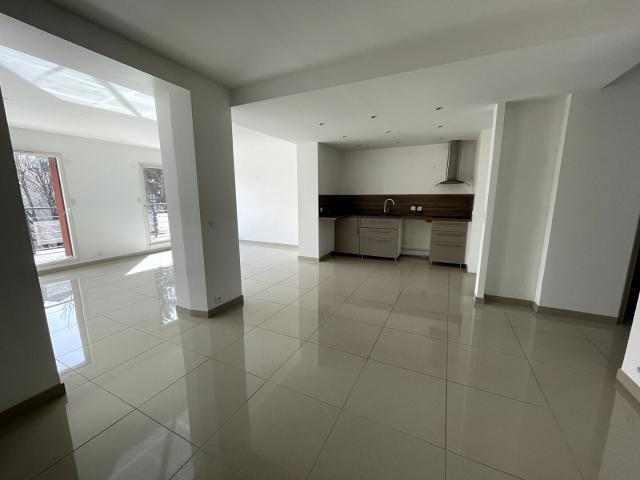 Appartement 5 pièces Antony 107.46m² 2390€ à louer l'Adresse