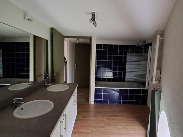 Appartement 5 pièces Le Cellier 138.37m² 1160€ à louer l'Adresse
