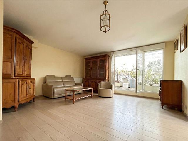 Appartement 5 pièces MEUBLÉ avec terrasse à MASSY 89,14 m2