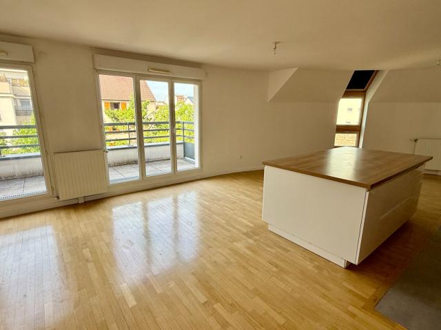 Location appartement 5 pièces, 102.83m², Nanterre