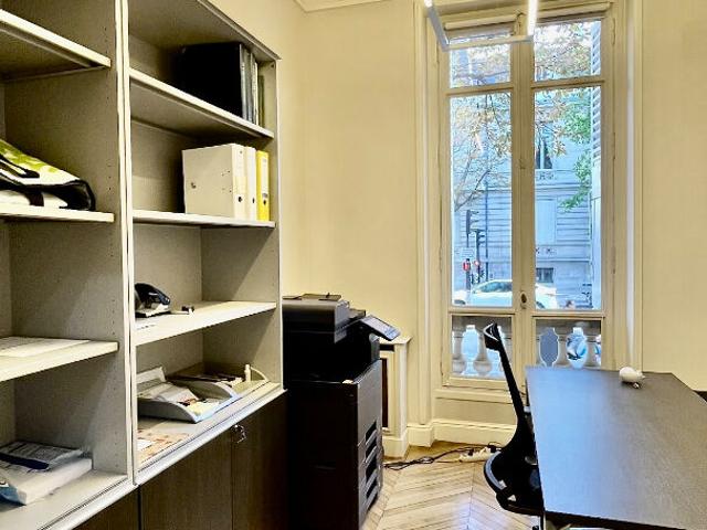 Appartement 5 pièces Paris 17 180.20m² 7500€ à louer