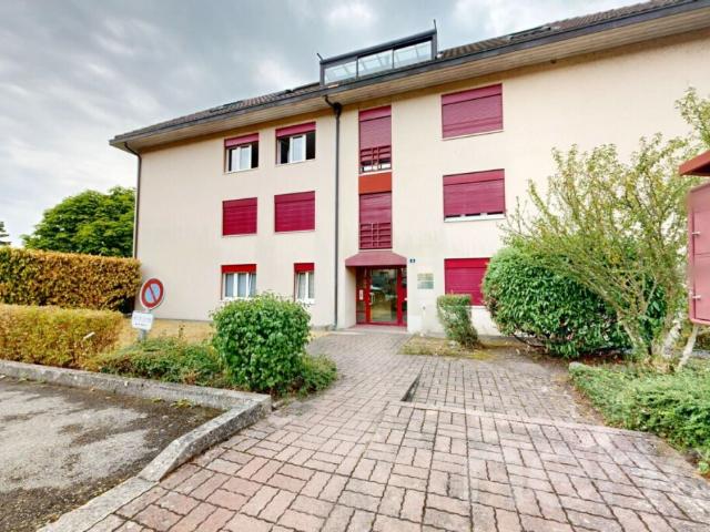 Appartement 5.5 pces lumineux avec vue lac et calme à Neuchâtel
