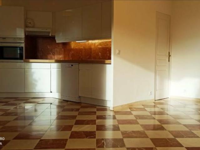 Appartement 5pièces 92m2 le cannet 3 chambres/3 salles de bain douche, grande séjour et salle à manger, terra