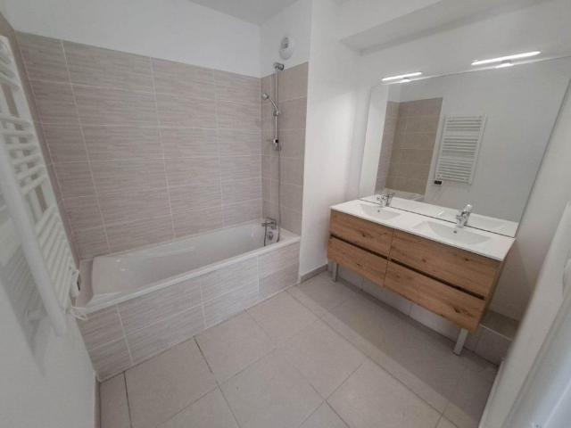 Appartement 67m², 3 pièces, Vias